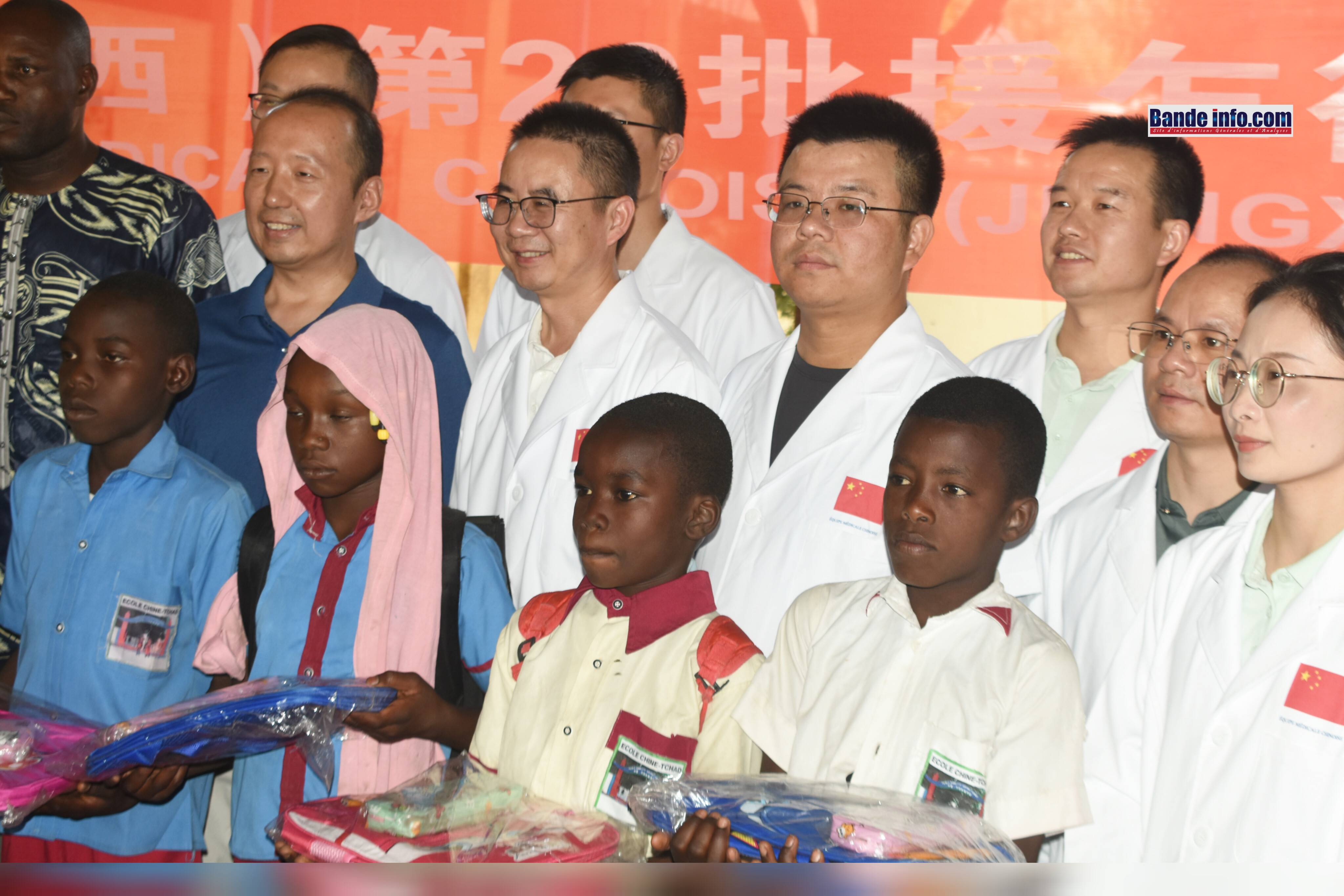 L'équipe medicale Chinoise diagnostique plus de 100 élèves et enseignants de l'école Tchad de N'Djaména